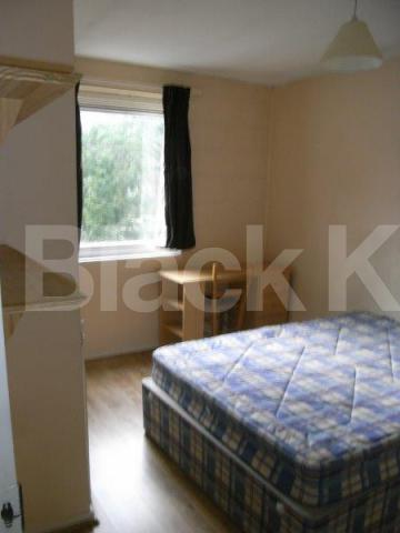 			NEW INSTRUCTION, 4 Bedroom, 1 bath, 1 reception Terraced House			 Dowdeswell Close, Roehampton